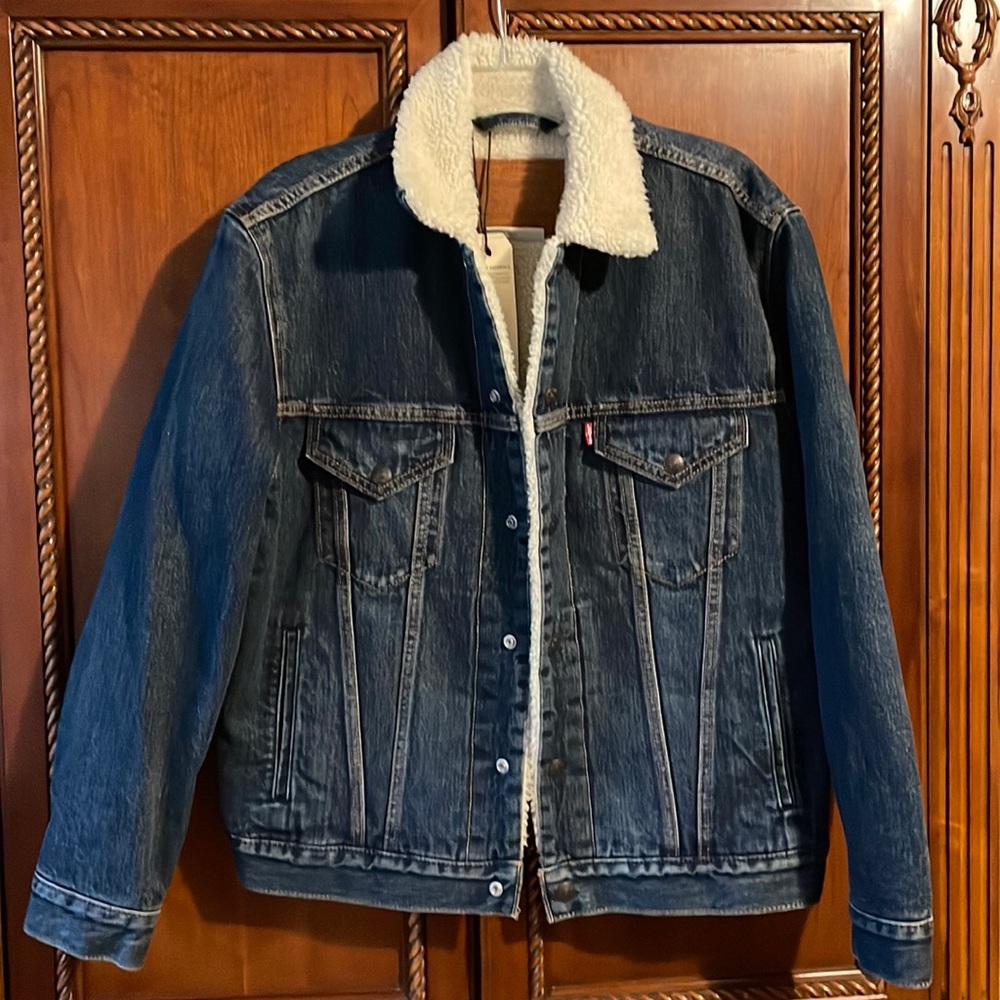 Levi Premium Vintage Fit Sherpa Trucker Jacket